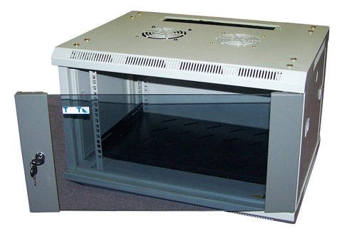 Шкаф настенный Lanmaster Lite TWT-CBWL-15U-6X4 15U 600x450мм пер.дв.стекл несъемные бок.пан. 30кг серый